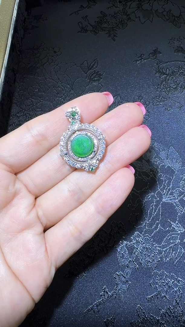 【闪购商品】翡翠吊坠(不含链)未镶嵌无事牌