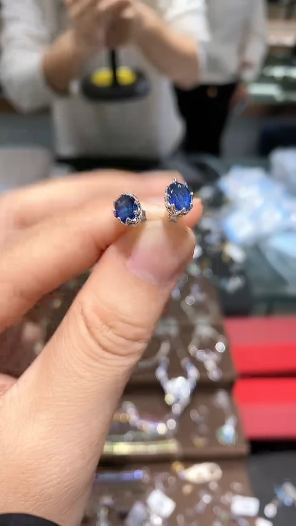 【闪购商品】蓝宝石耳饰银S925镶嵌耳钉