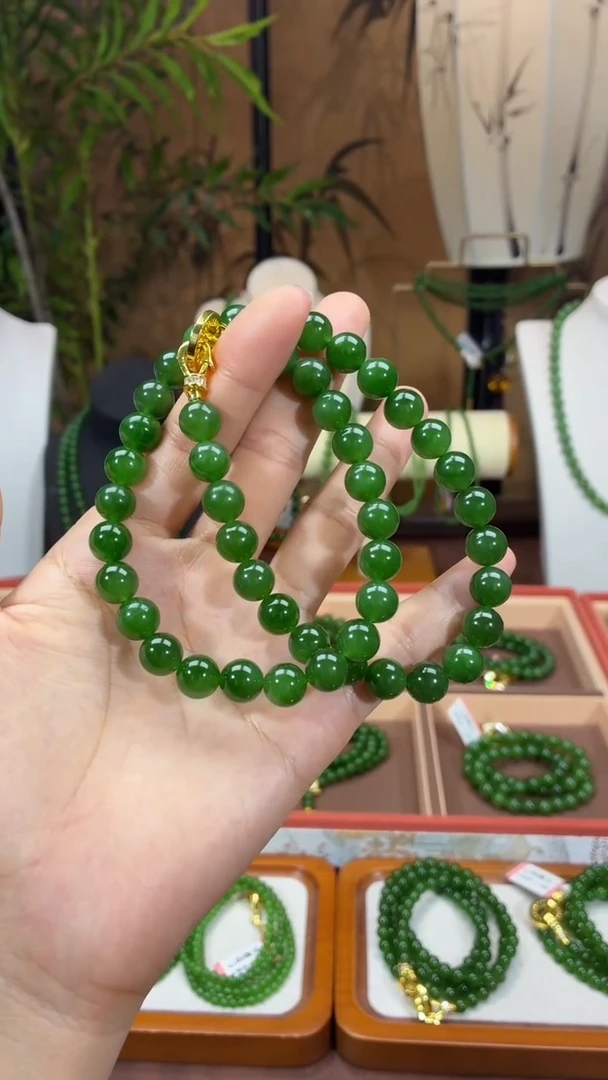 颈饰未镶嵌和田玉（碧玉）9.5+辣菠微矿锁骨链