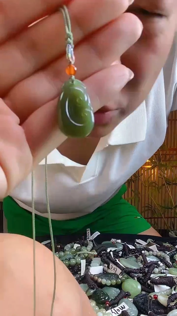 和田玉未镶嵌颈饰多样性发货，拍一发一