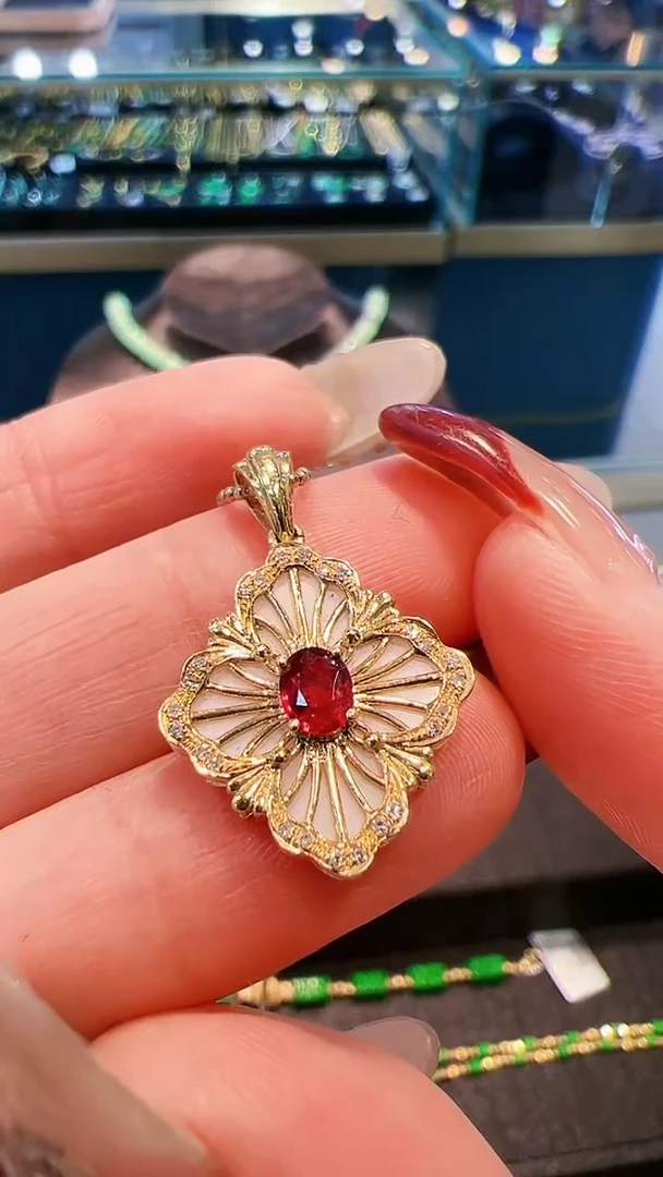 【闪购商品】红宝石颈饰18K金镶嵌吊坠