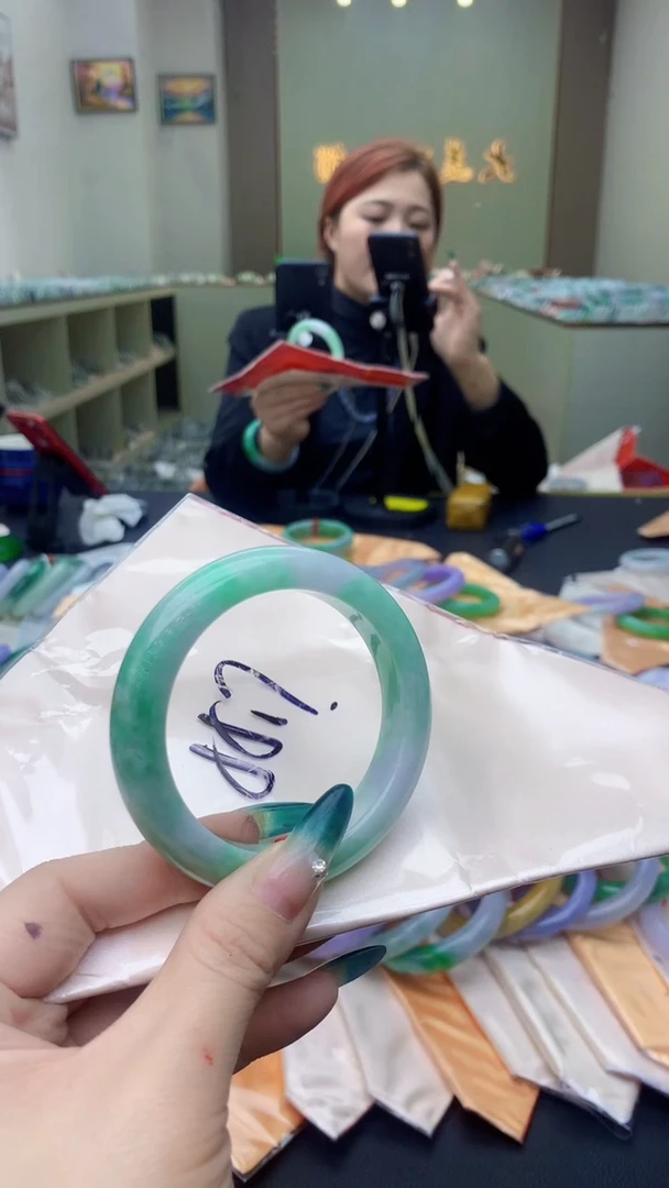 【闪购商品】翡翠手镯未镶嵌0565413441