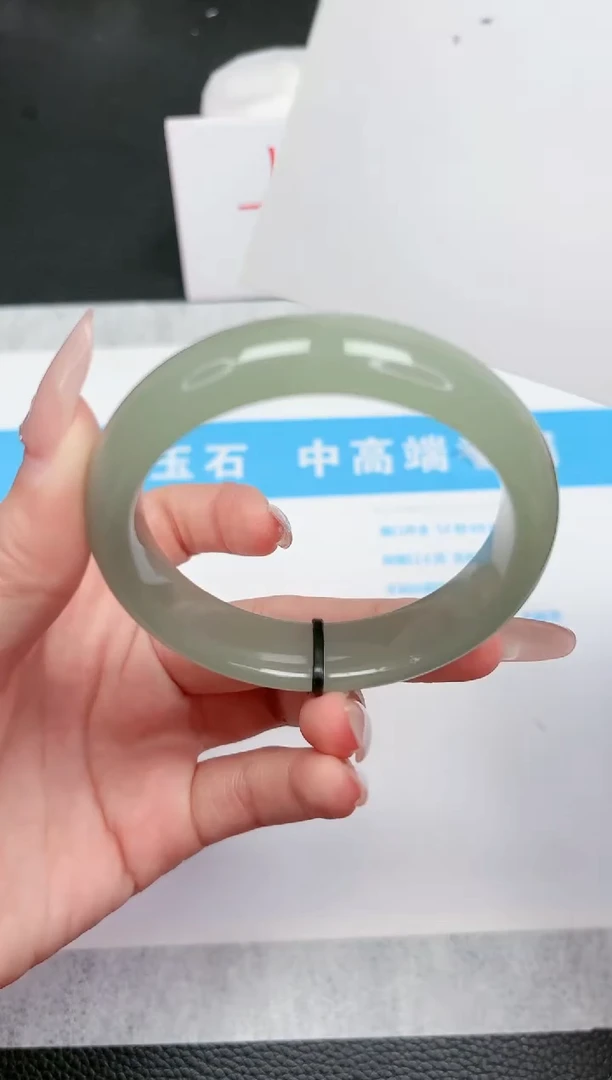 【闪购商品】石英质玉手镯未镶嵌792-56