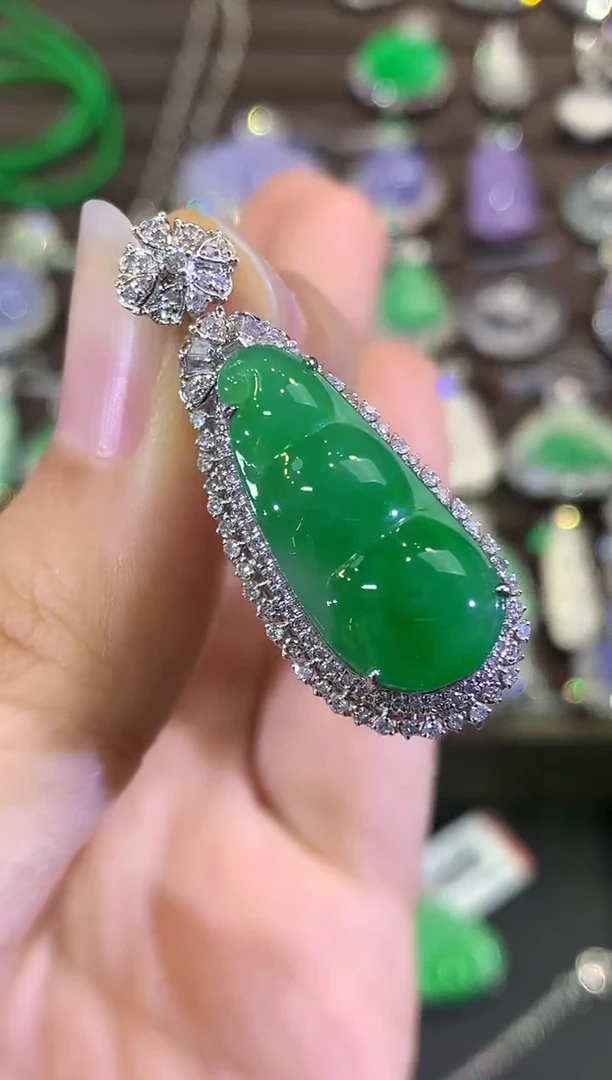 吊坠(不含链)18K金镶嵌翡翠B226