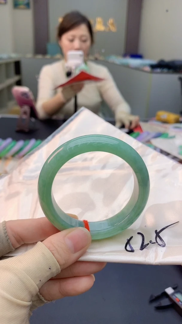 未镶嵌手镯翡翠0467266259