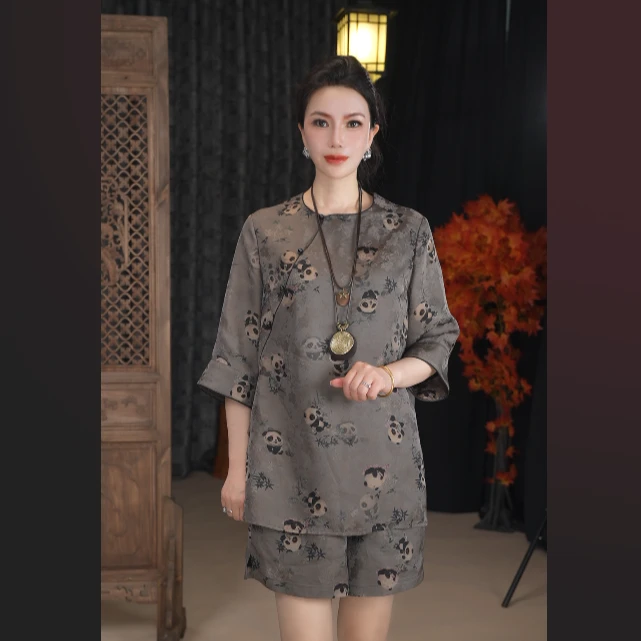 【小熊猫】2025新款新中式国风女装熊猫抱竹气质时尚上衣CK