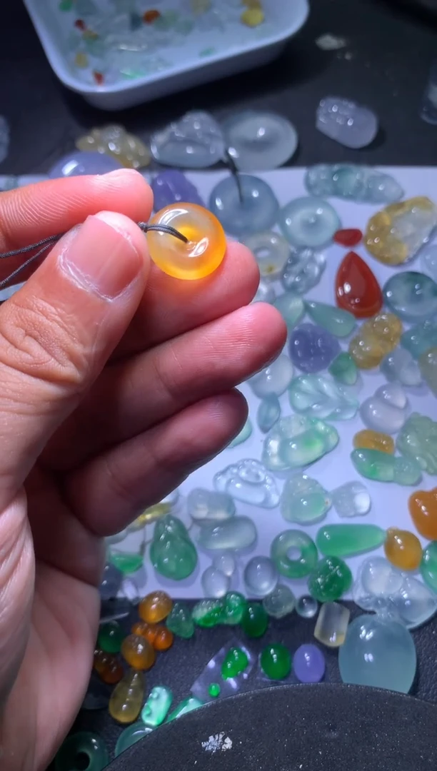 【闪购商品】翡翠颈饰未镶嵌平安扣