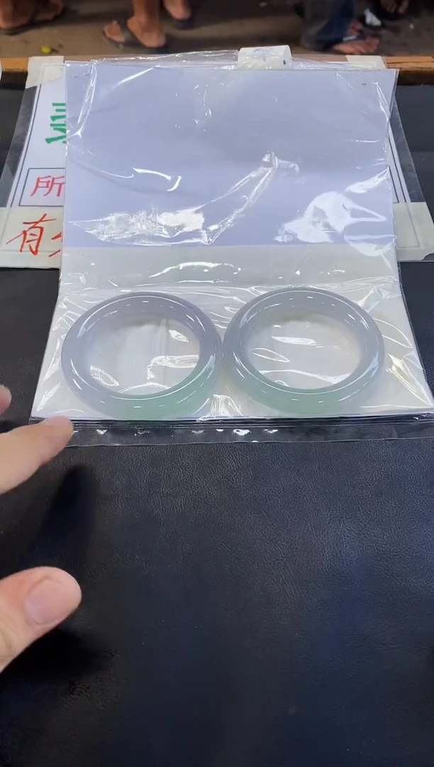 未镶嵌手镯翡翠手镯