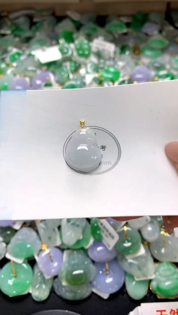 颈饰18K金镶嵌翡翠1111111111111111