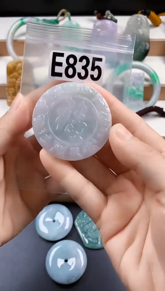 颈饰未镶嵌翡翠天然翡翠吊坠挂件