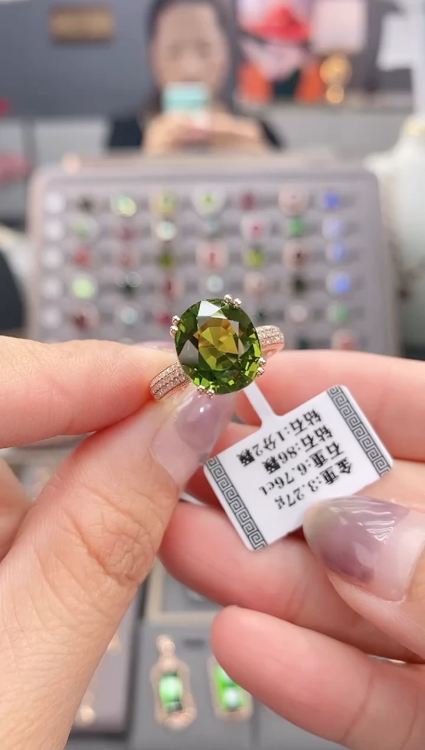 18K金镶嵌戒指碧玺6.76