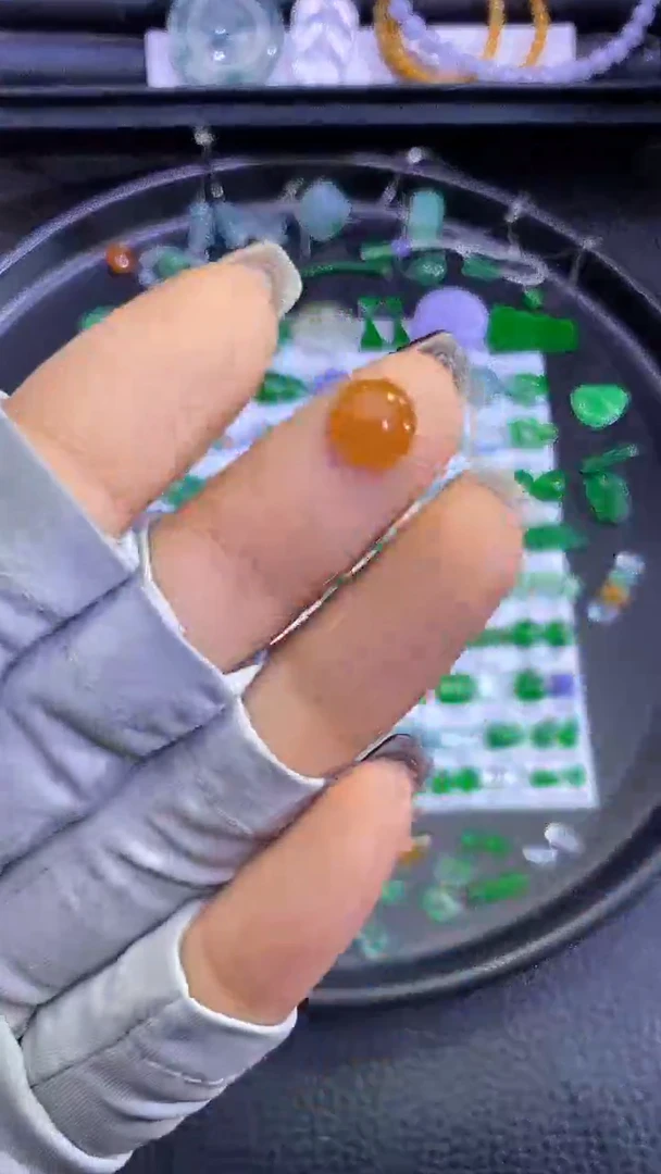 未镶嵌挂件翡翠蛋面