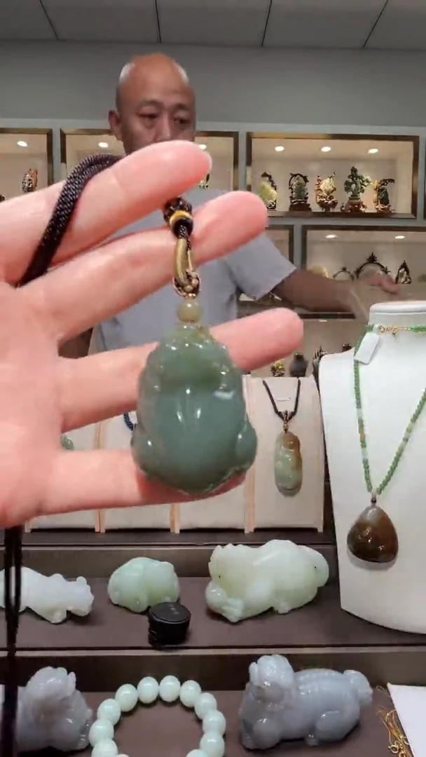 颈饰未镶嵌和田玉苏