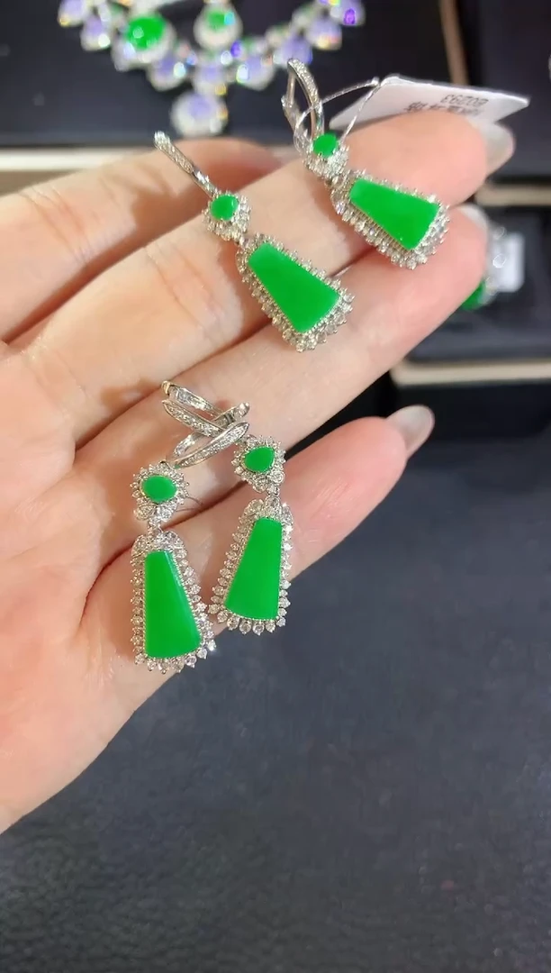 【闪购商品】翡翠耳饰18K金镶嵌D25 多样性发货一件