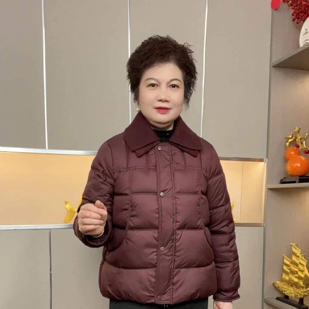 冬款石墨烯云绒保暖厚款短款网红时尚女士气质棉服百搭休闲妈妈装