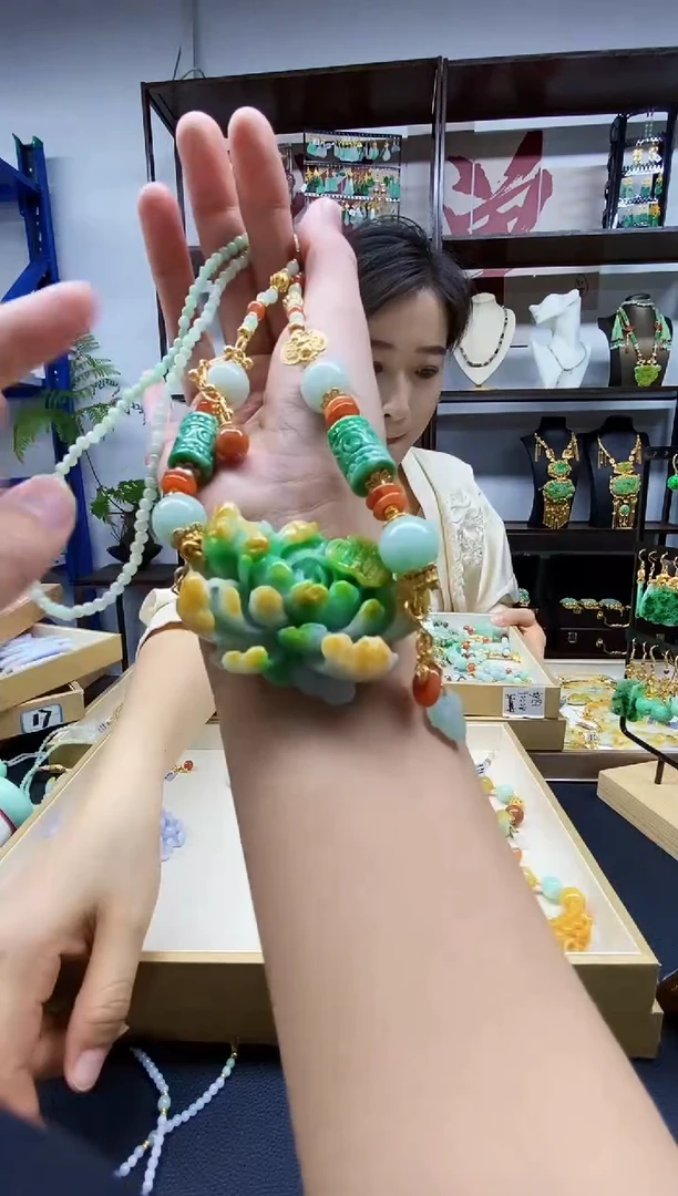 翡翠未镶嵌颈饰翡翠手链