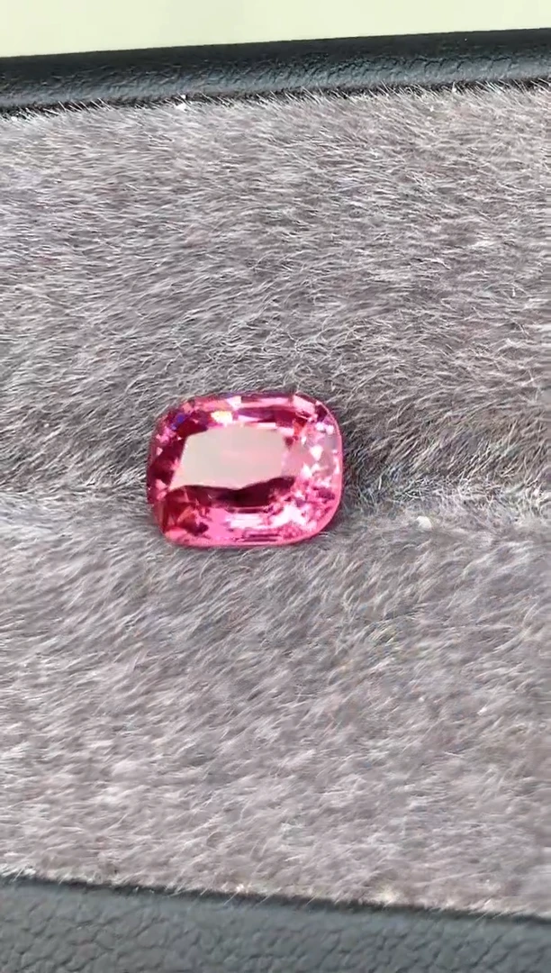 定制尖晶石裸石未镶嵌2.70ct 枕型 樱花色调