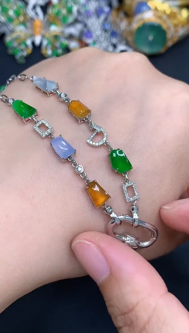 颈饰18K金镶嵌翡翠657-春日珠宝