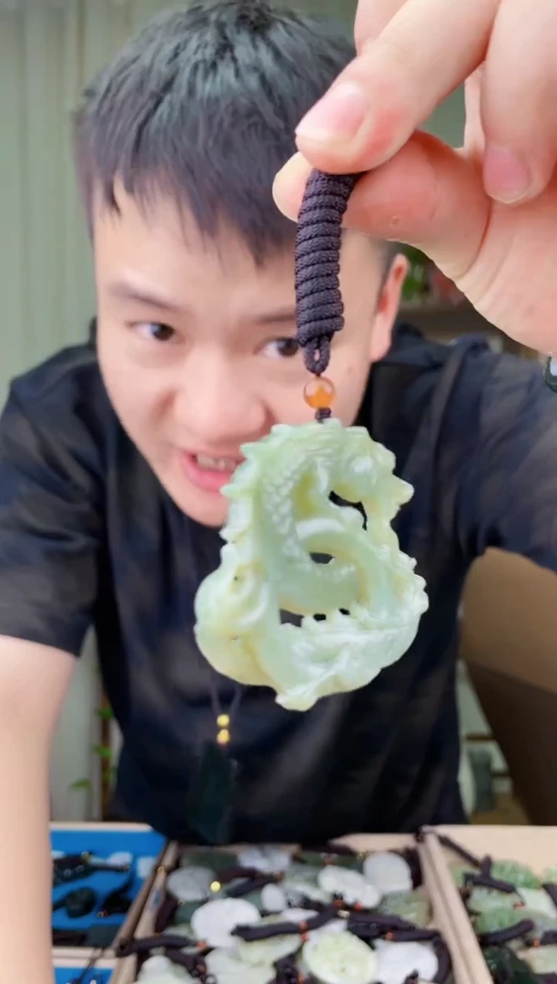 和田玉未镶嵌挂件拍一发一，多样性发货！