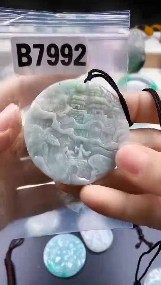 颈饰未镶嵌翡翠天然翡翠吊坠挂件