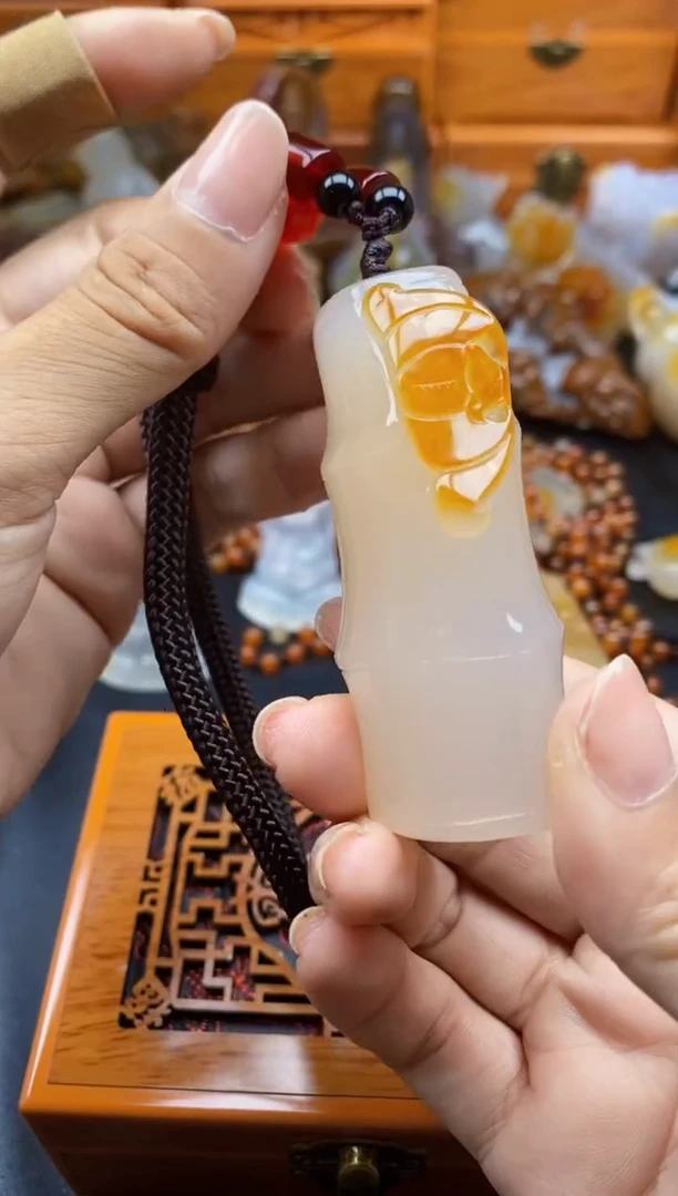 未镶嵌1玛瑙/玉髓五****黑ll