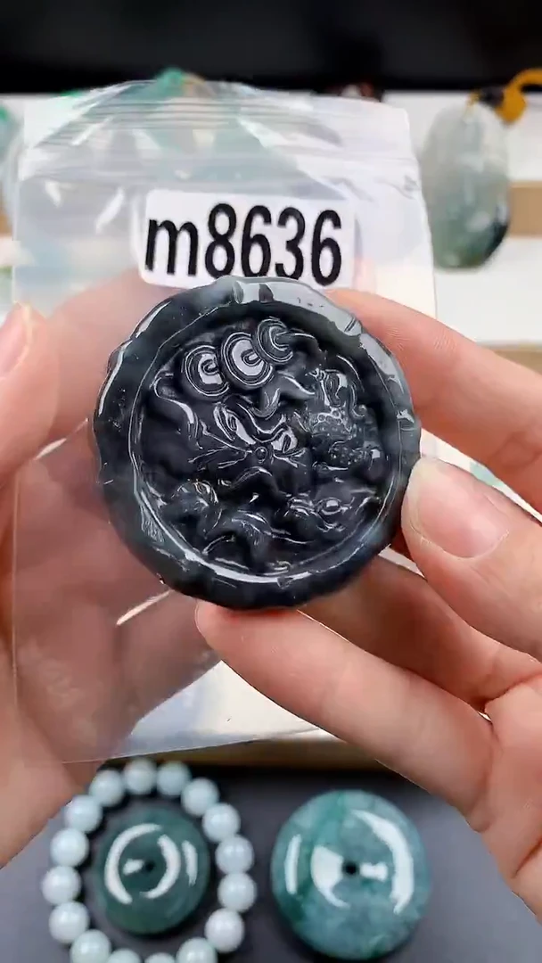 颈饰未镶嵌翡翠天然翡翠吊坠挂件