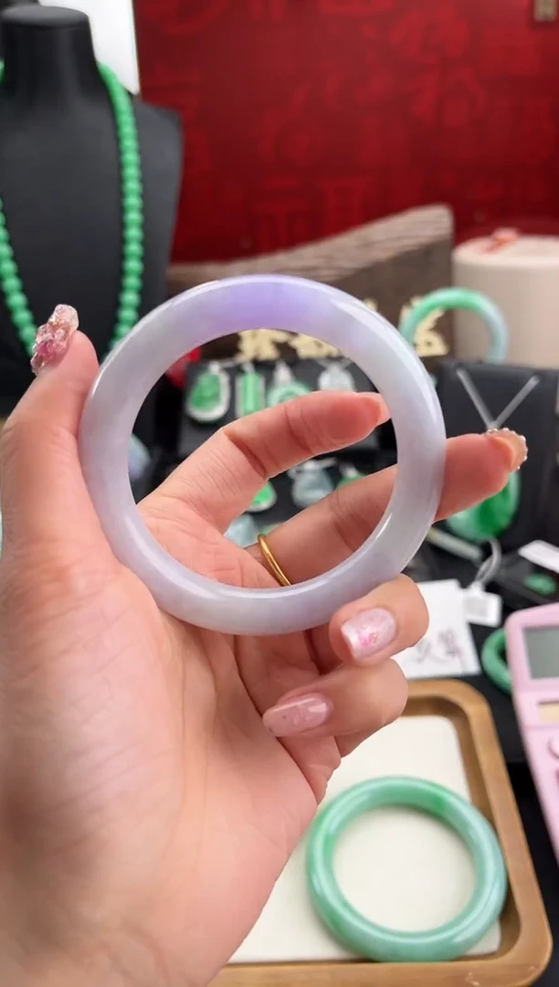 翡翠手镯未镶嵌手镯