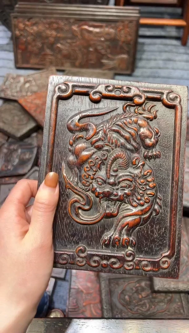 木紫檀雕刻一物一拍