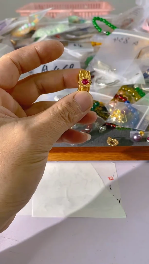 【闪购商品】水晶颈饰银S925镶嵌38红宝，蓝宝，多样性发一件赠链