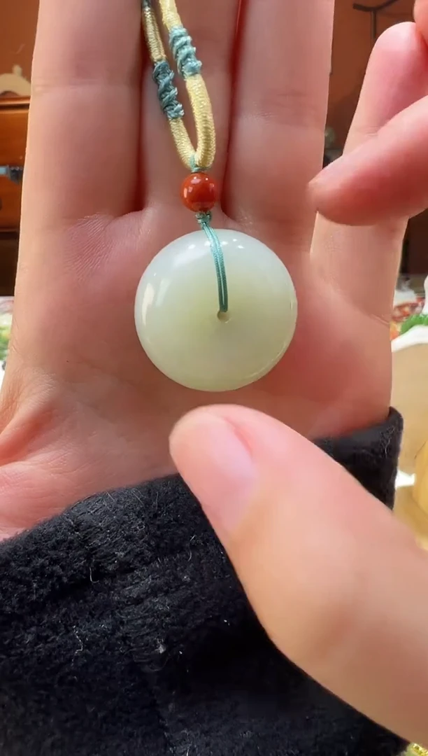 【闪购商品】和田玉吊坠(赠链)未镶嵌和田玉