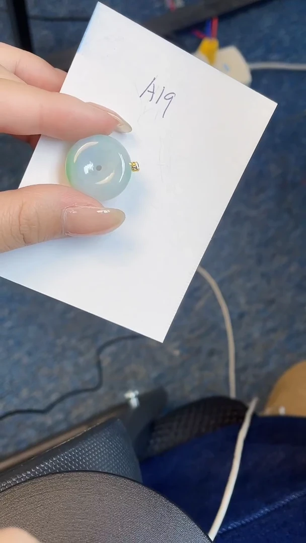 【闪购商品】翡翠颈饰18K金镶嵌00000000