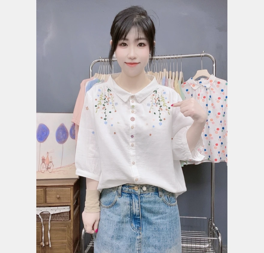 沫沫   夏季新款文艺复古重工刺绣彩扣双层棉纱宽松五分袖衬衫女