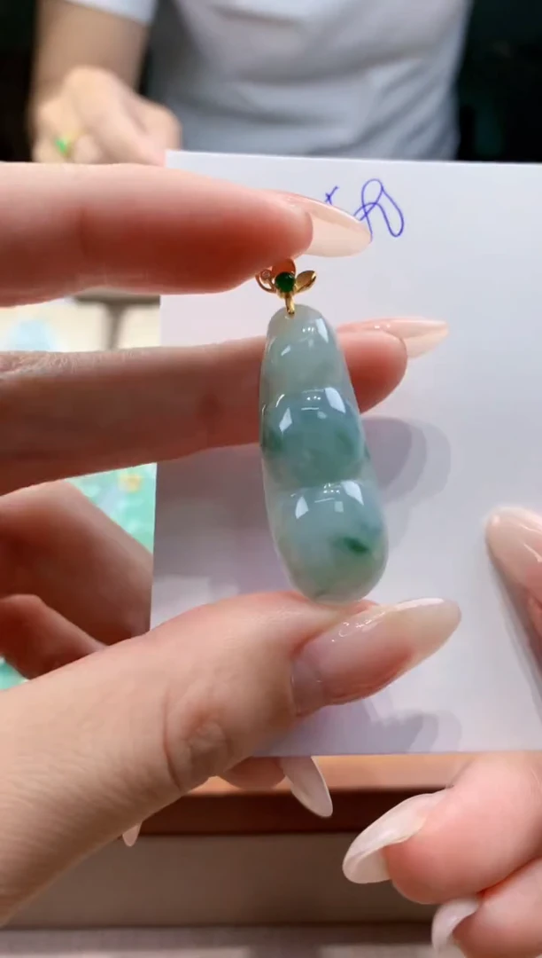 翡翠未镶嵌颈饰天然缅甸a货翡翠