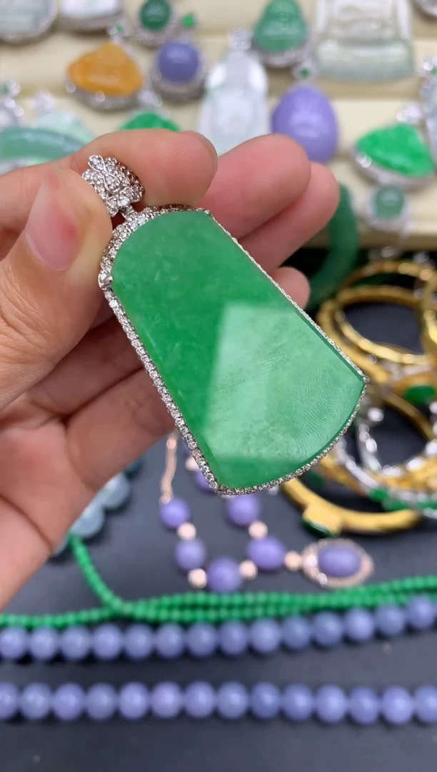 翡翠18K金镶嵌颈饰582-中国好珍宝