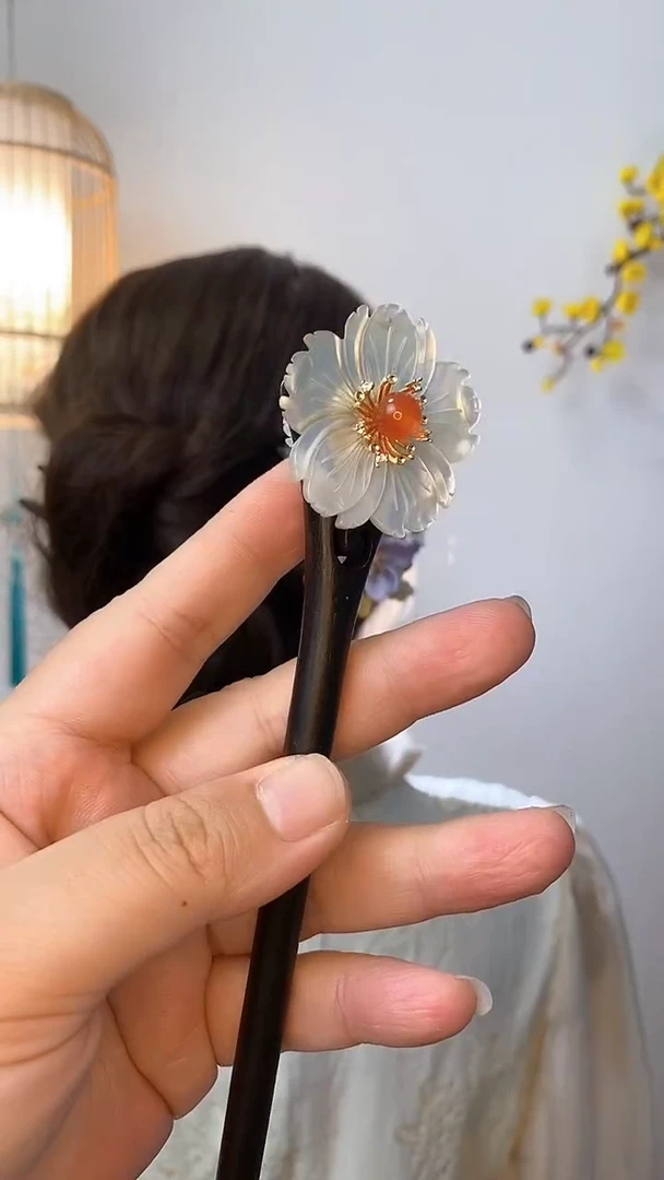 非金属木质橙色单簪