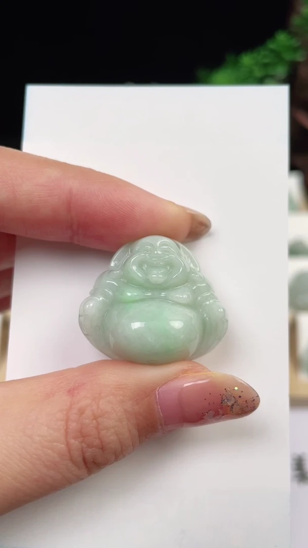 【闪购商品】翡翠颈饰未镶嵌佛公 微瑕