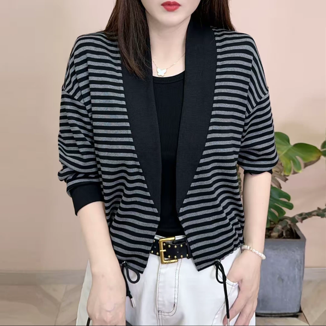秋季新品时尚百搭显瘦休闲修身条纹设计感女士外套上衣洋气开衫