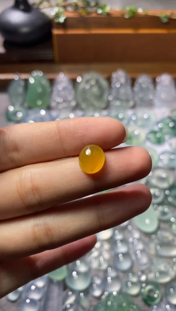 吊坠(不含链)未镶嵌翡翠蛋面