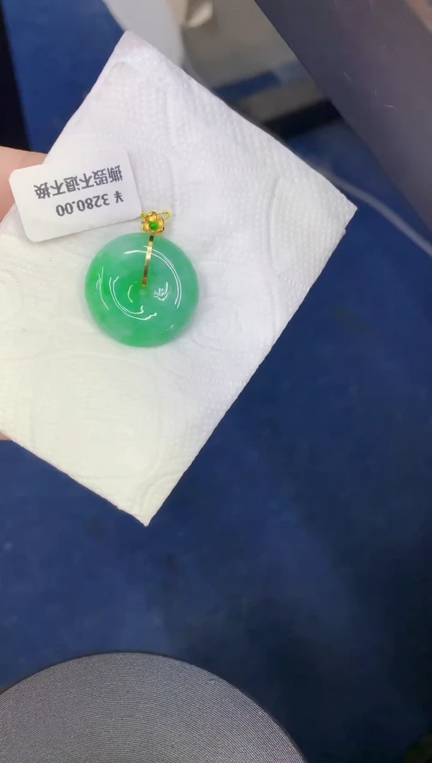 颈饰18K金镶嵌翡翠缅甸天然翡翠A货