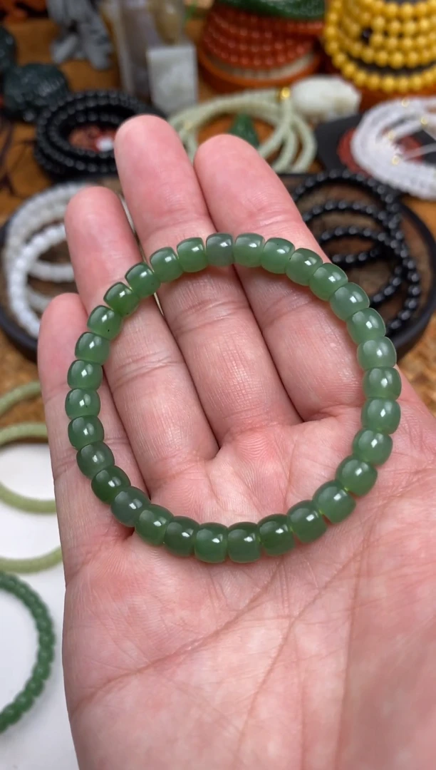 颈饰未镶嵌和田玉手串