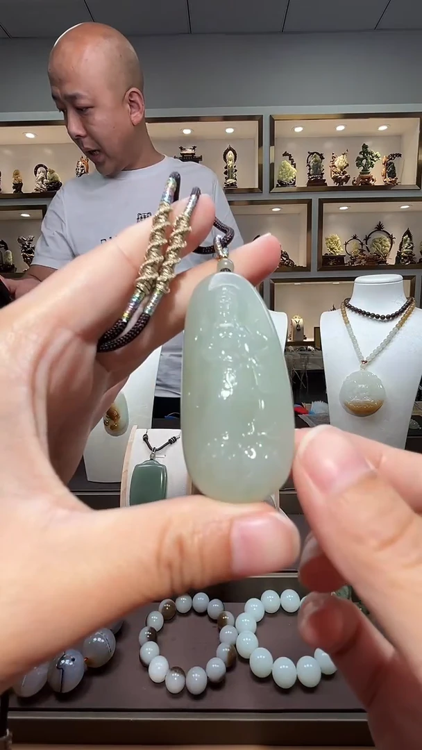 和田玉未镶嵌颈饰苏