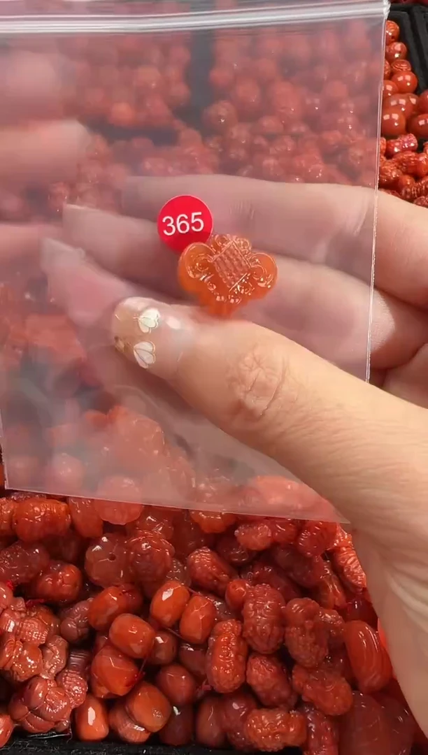 颈饰未镶嵌南红玛瑙1