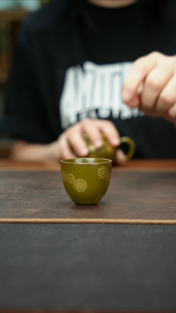 杯景德镇茶叶末皮球花一口杯