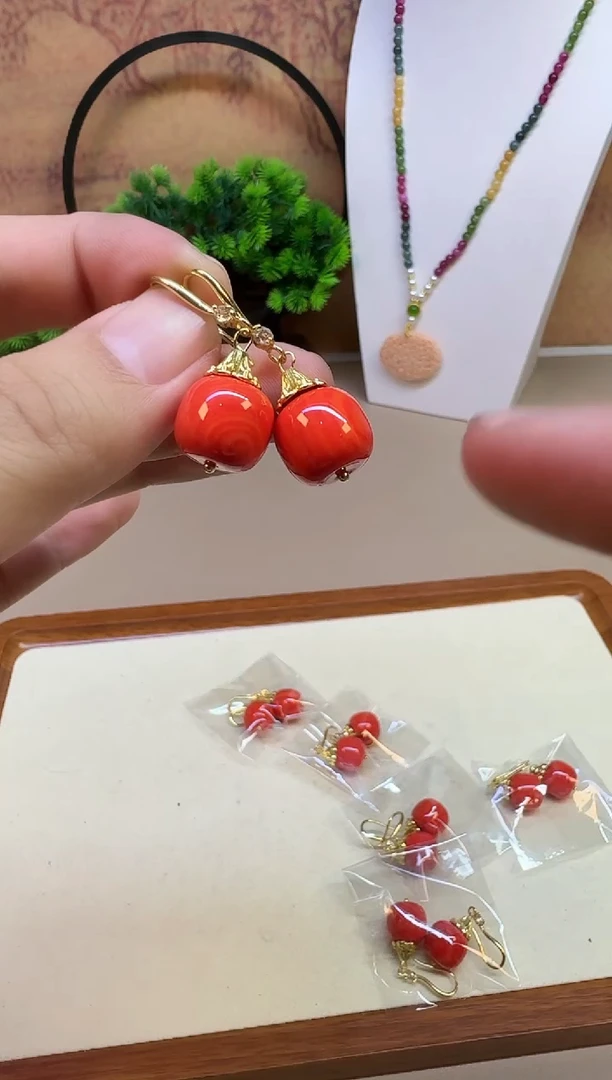 14K金镶嵌耳钉玛瑙/玉髓E200