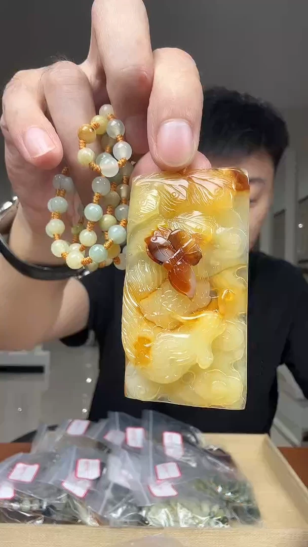 未镶嵌岫玉其它多样性发货一件