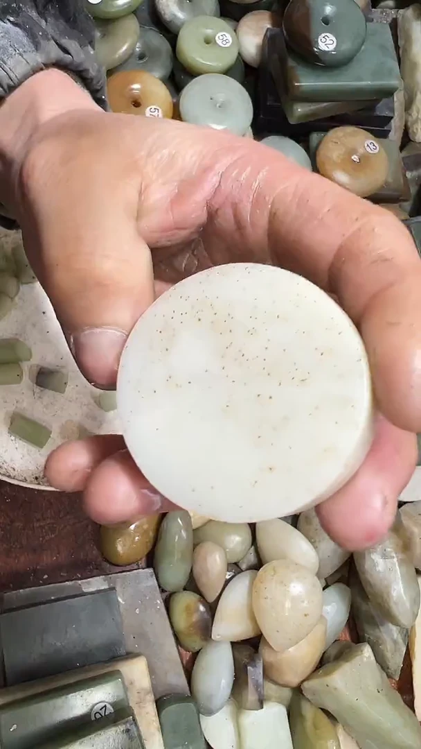 未镶嵌和田玉珠宝半成品1