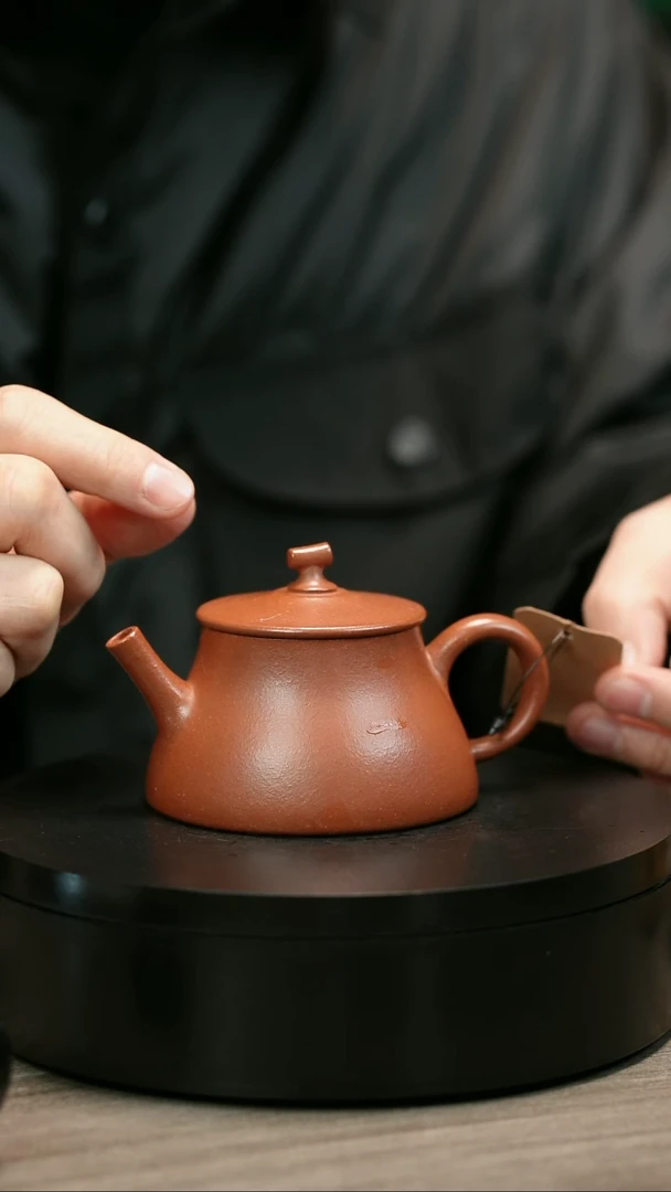 茶壶紫砂达**人H1965范菊芳降坡茄扭云柱