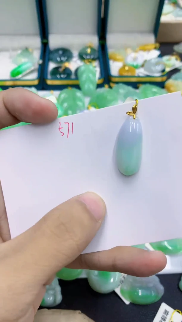 颈饰18K金镶嵌翡翠1111111