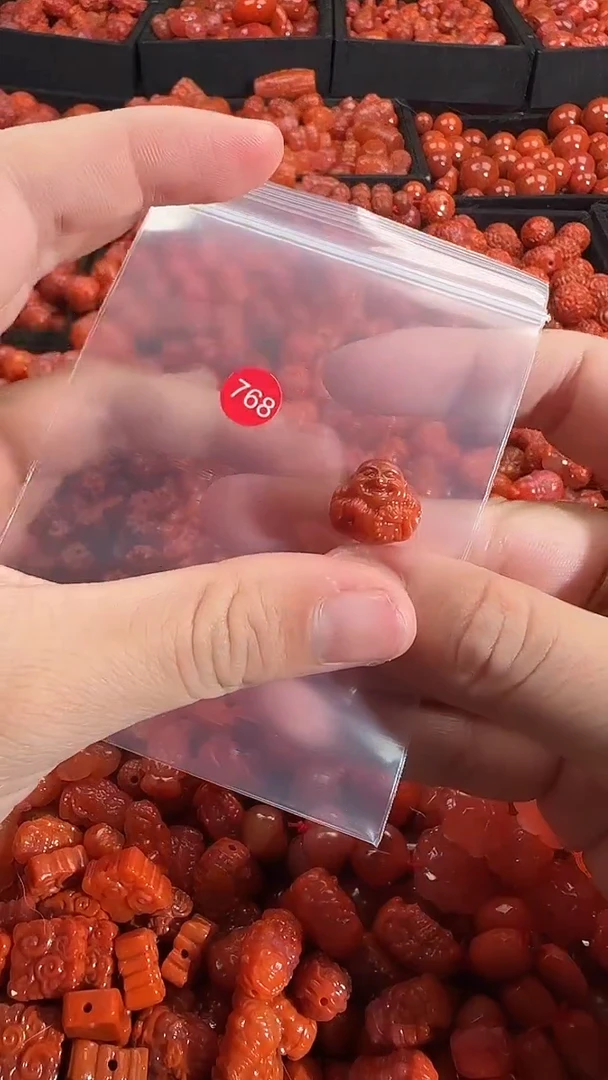 颈饰未镶嵌南红玛瑙1