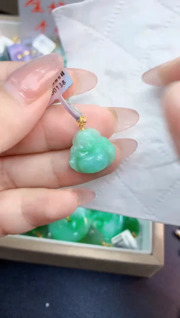 翡翠未镶嵌吊坠(不含链)1